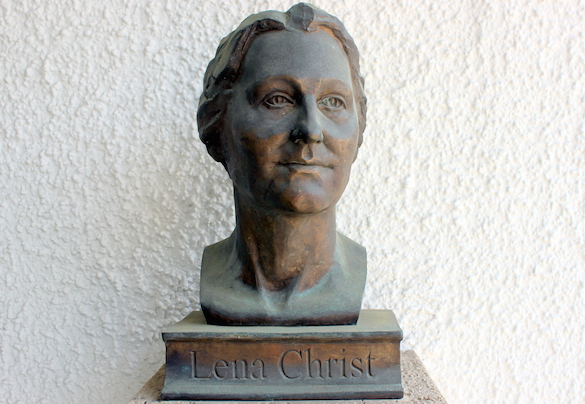 Lena Christ_Büste am Rathaus in Glonn